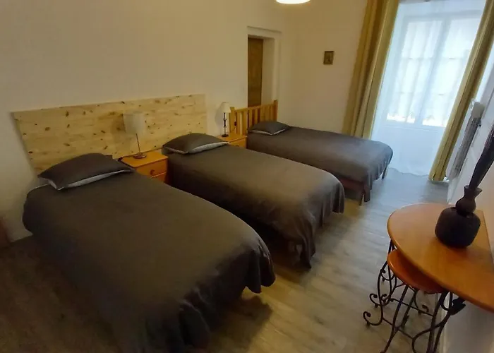 Montreuillais 3 Personnes Au Rez-de-chaussee *