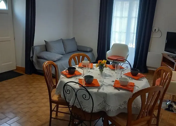 Apartment Montreuillais 3 Personnes Au Rez-de-chaussee