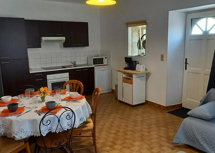 Apartment Montreuillais 3 Personnes Au Rez-de-chaussee